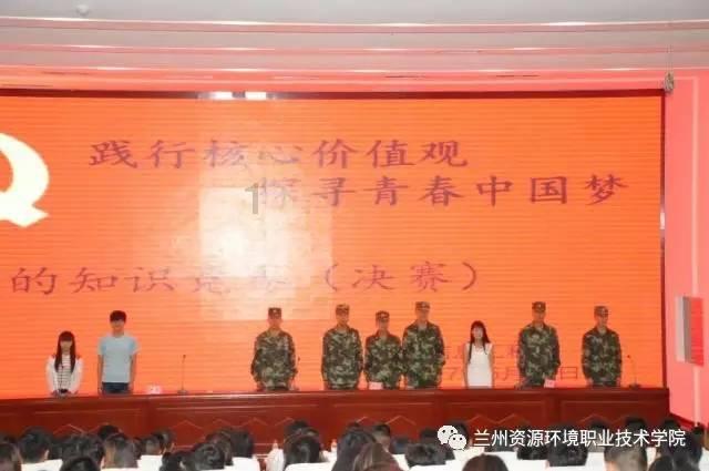 百年老站花式迎客，哈尔滨把交响乐搬进火车站