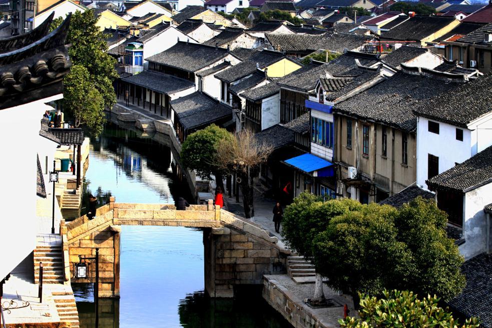 美图公司:预计2023年净利润增长约200%-230%